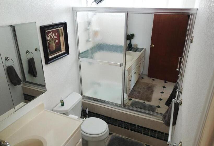 Люкс Deluxe Кровать Кинг, Hawaiian Ohana Home
