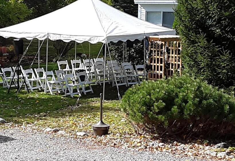 Люкс, Bourne Bed And Breakfast
