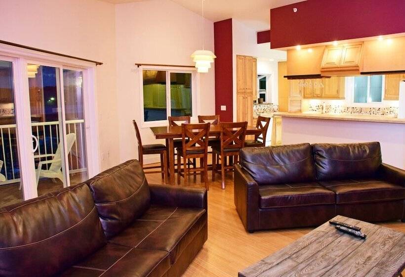 Люкс, Longliner Lodge And Suites