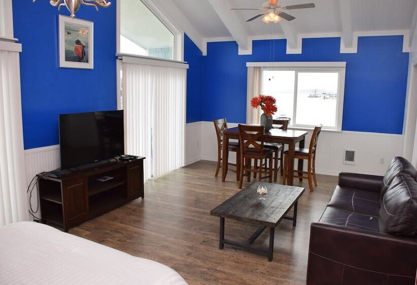 Люкс, Longliner Lodge And Suites