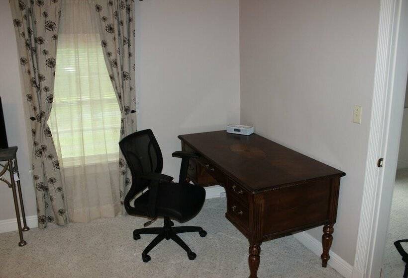 キングサイズベッドのデラックスルーム, Huffman House Bed & Breakfast