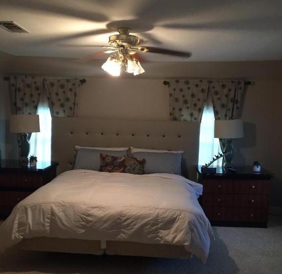キングサイズベッドのデラックスルーム, Huffman House Bed & Breakfast