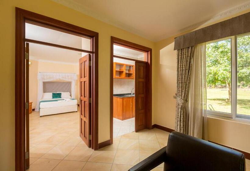 Президентский Люкс, Ngonga Beach Resort
