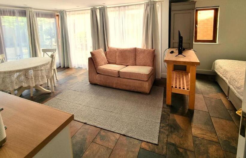 Номер Superior Вид на Сад, Oak Tree Rooms Ltd
