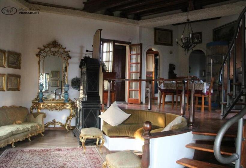 غرفة عائلية, Villa Joele