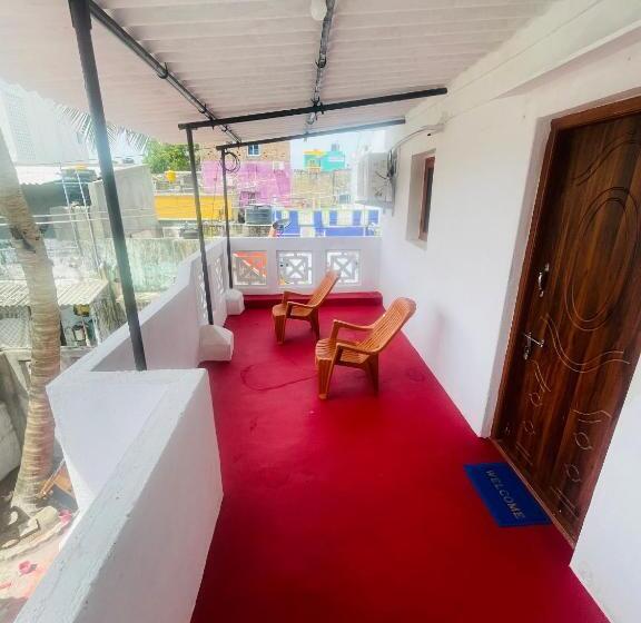 Номер Deluxe с Балконом, Yogi Home Stay