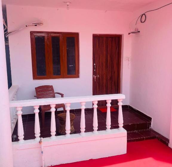 Номер Стандарт Внутренний, Yogi Home Stay