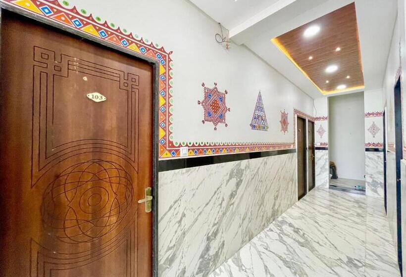 غرفة عائلية, Tirupati Inn ! Ujjain ! होटल तिरूपति इन తిరుపతి ఇన్ హోటల్ திருப்பதி இன் ஹோட்டல்fully Air Conditioned