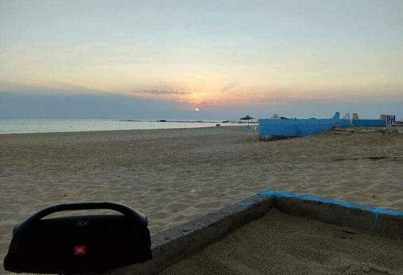 سوییت با چشم‌انداز دریا, Blue Point Kitesurfing Cr