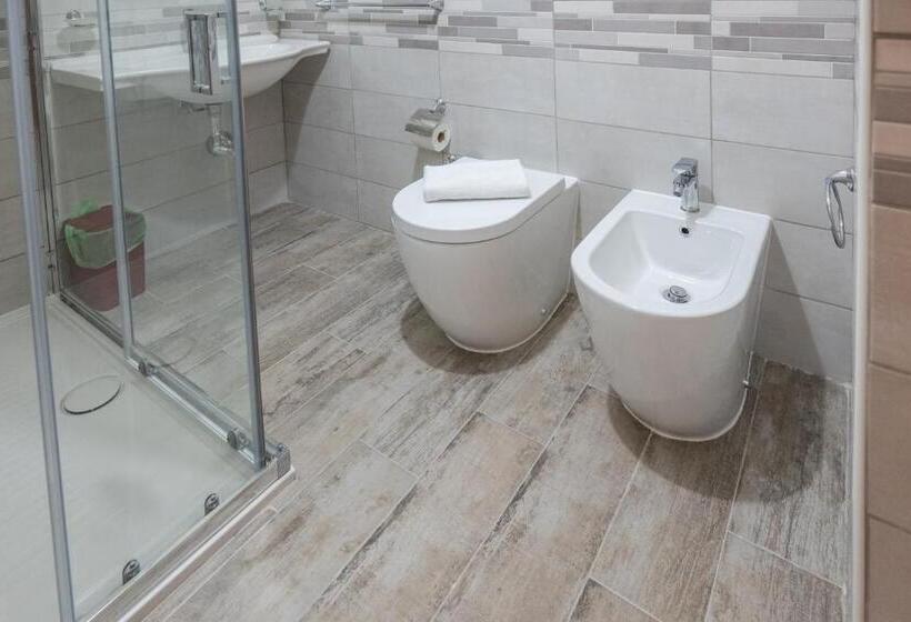 اتاق استاندارد چهار تخته, Villa D Angelo
