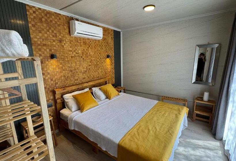 Номер Стандарт, Cnr Kitehouse