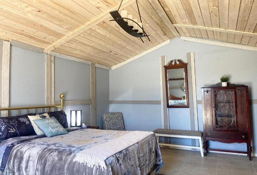 Номер Стандарт, Royal Bnb