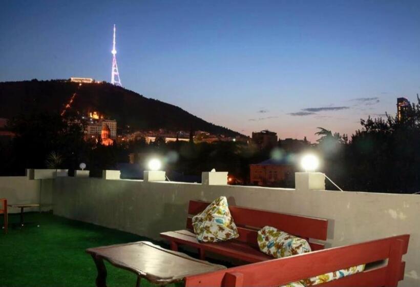 آپارتمان 2 خوابه, Terrace On Orbeliani