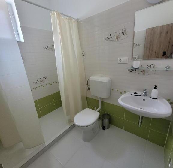 Номер Стандарт с Балконом, Azta Central Apartments