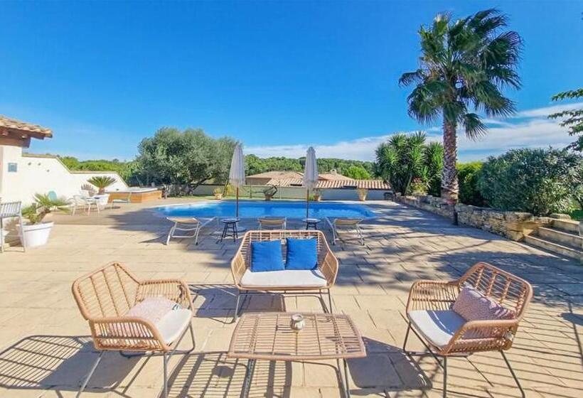 Дом 3 Спальни, Domaine En Pierre Avec Piscine Et Jacuzzi Au Mas Lucia