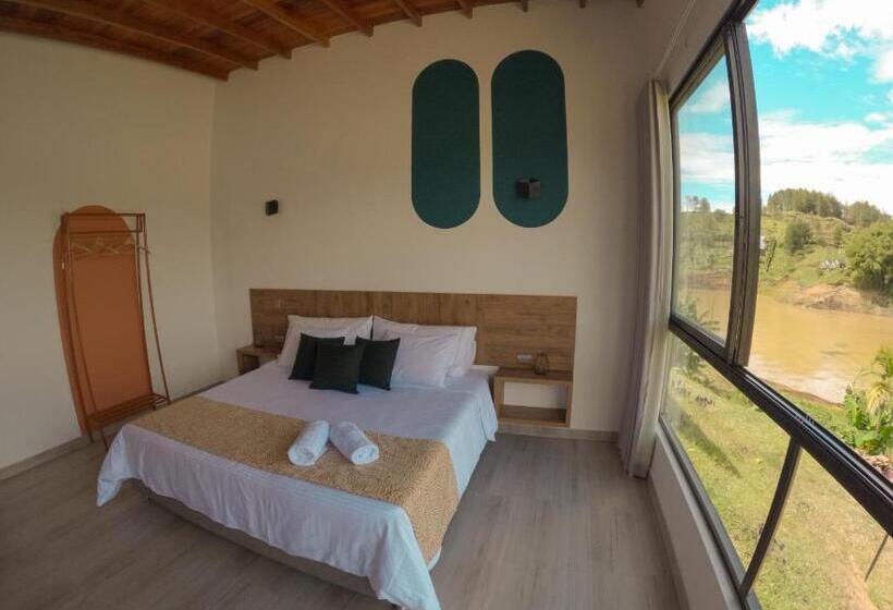 디럭스 룸, Viajero Guatapé Hostel & Lake Club