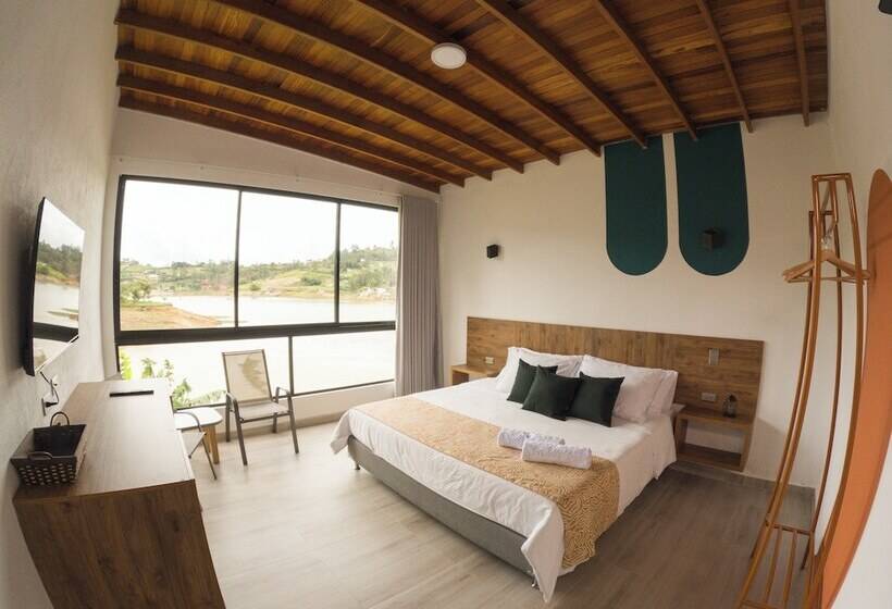 디럭스 룸, Viajero Guatapé Hostel & Lake Club