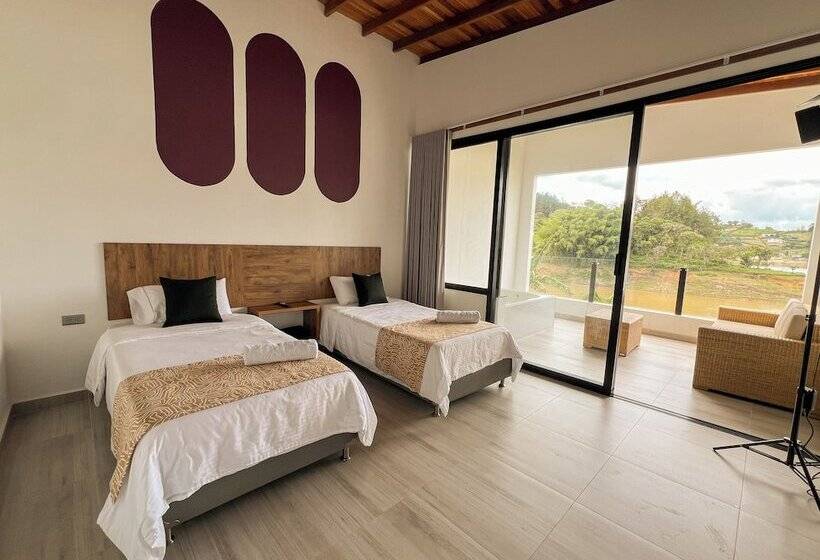 디럭스 4인 룸, Viajero Guatapé Hostel & Lake Club