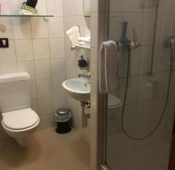 Номер Стандарт, Bed & Breakfast Aux Enges