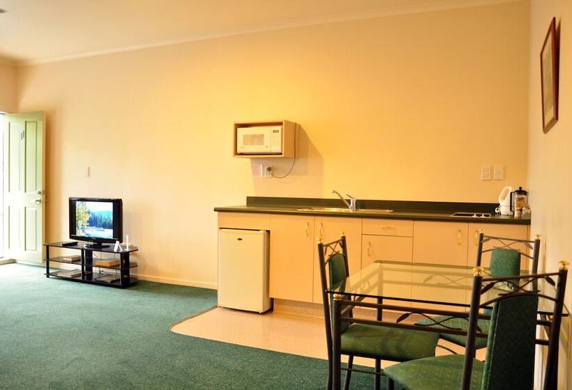 Студио Executive, O Reillys Motel
