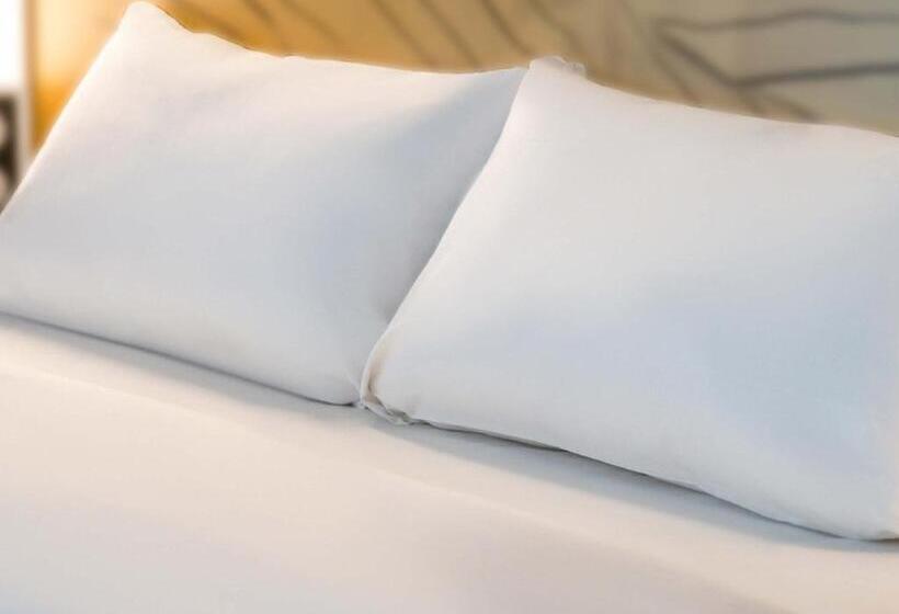 Номер Стандарт Трехместный, B&b Hotel Brest Porte De Gouesnou