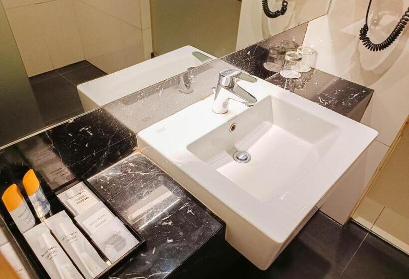 Номер Superior, Brits Hotel Karawang