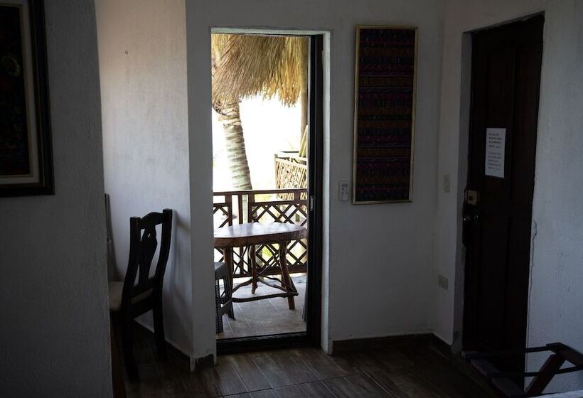 اتاق استاندارد چهار تخته با چشم‌انداز دریا, Marbella Eco Lodge