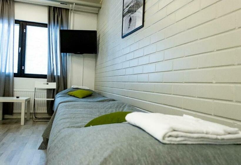 اتاق استاندارد چهارنفره با سرویس بهداشتی مشترک, Outdoor Hostel Laajis