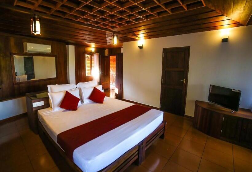 Superior room with lake view, Les 3 Elephants