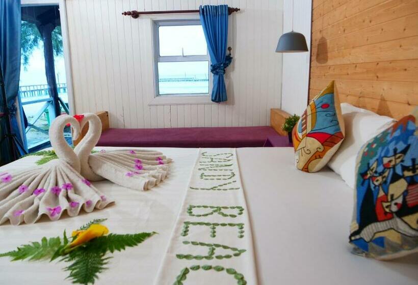 بانگلوی استاندارد, Sandy Beach Bungalows