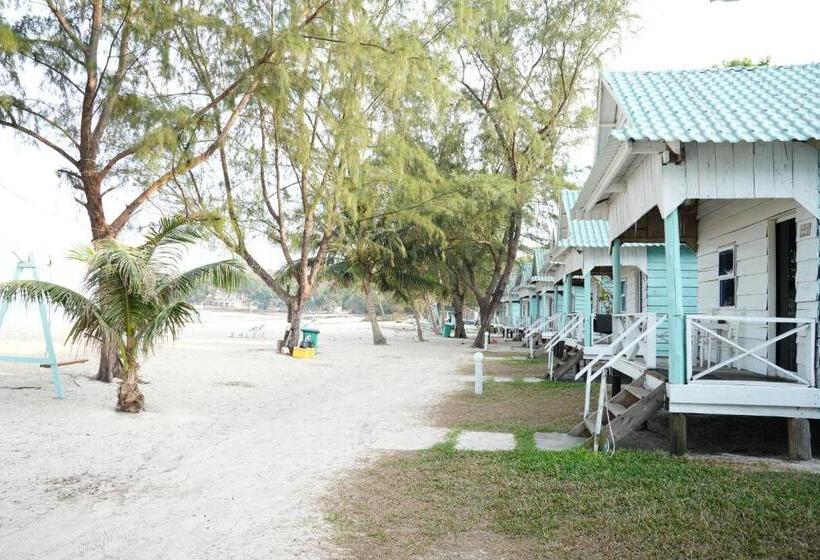 بانگلوی استاندارد, Sandy Beach Bungalows