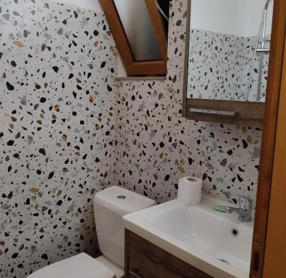 Suite Familiar, Vellezrit Shkambi