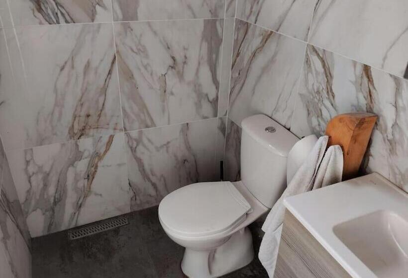 Cameră Deluxe cu Vedere la Munte, Vellezrit Shkambi
