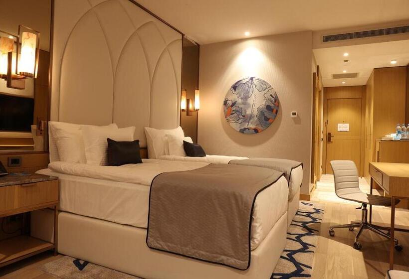 اتاق لوکس با چشم‌انداز, Karavansaray Turkistan Family Hotel   Flying Theatre Access