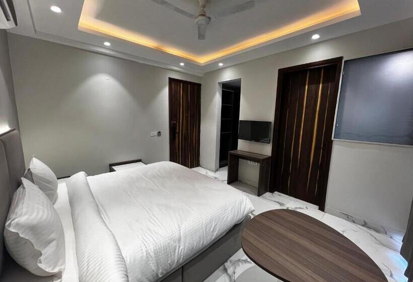 家庭间, Hoften Sukh Vasa, Sector 51 Gurgaon