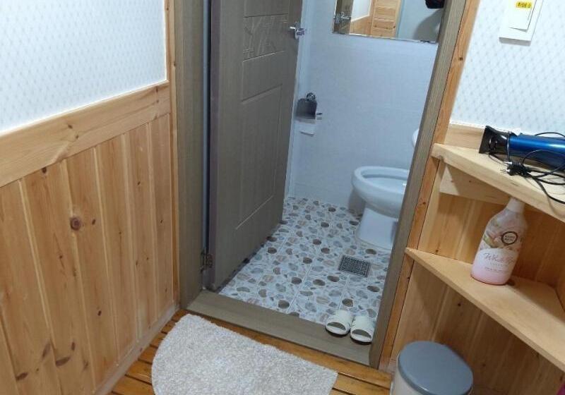 Семейный Номер, Sangjoo Munjangdae Healing House