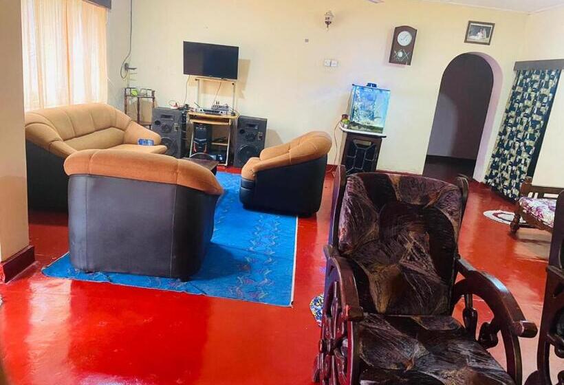 Семейный Номер, Ambalama Hostel