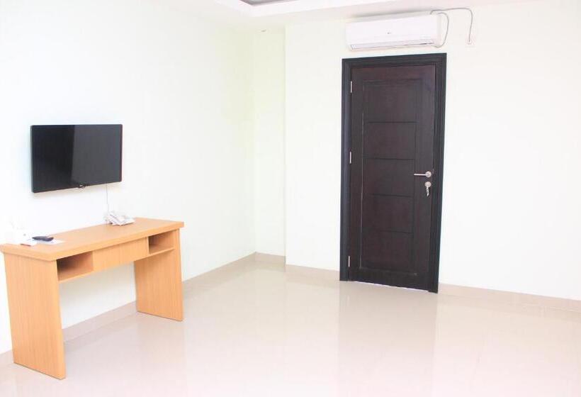 Полулюкс, Naka Hotel Kupang