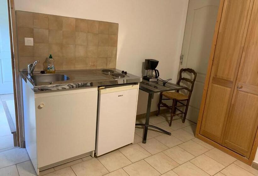 Номер Стандарт, Café De La Place Gîte & Chambres D Hôtes Lou Pastre