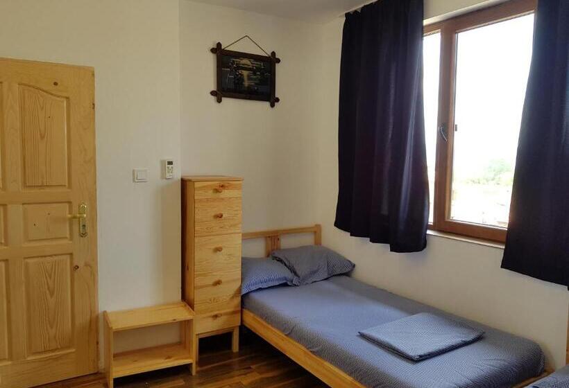 חדר משפחתי, Guest House Antique