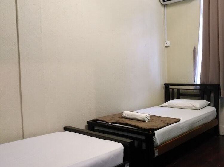 اتاق استاندارد, Borneo Backpackers