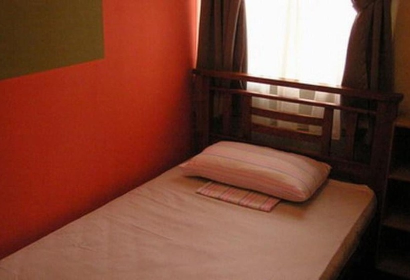 اتاق استاندارد یک نفره, Borneo Backpackers