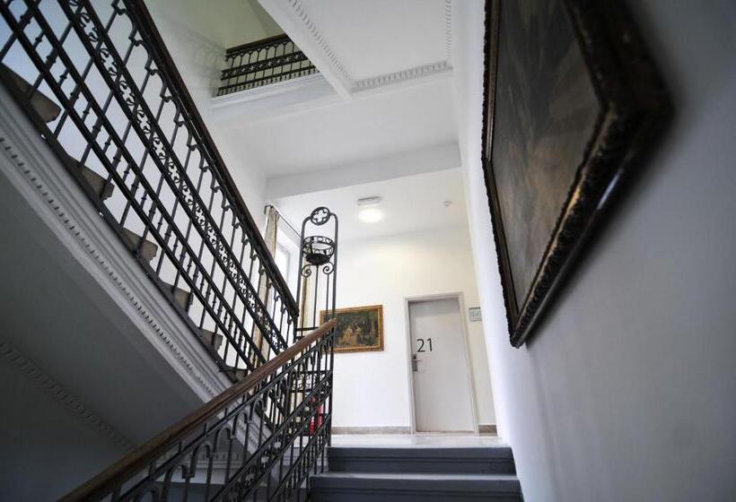 패밀리 룸, Villa Laurel