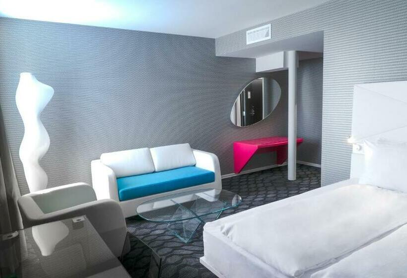 可观景的小型套房, Magic Hotel Xhibition