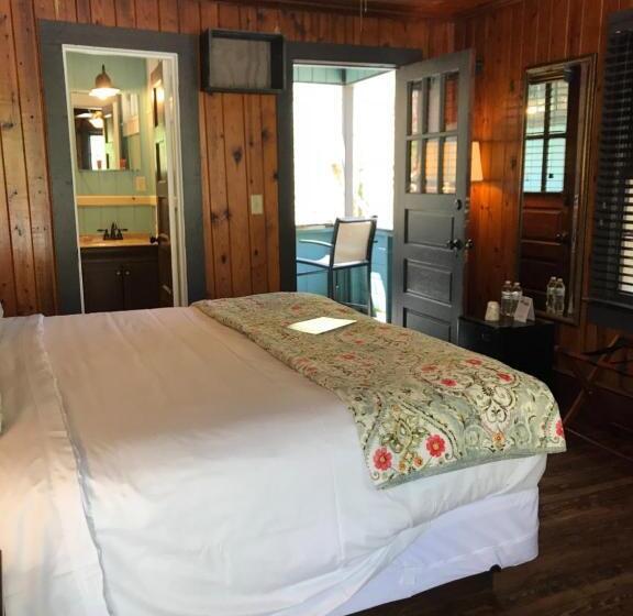 Стандартный Номер Кровать Кинг, The Riverside Lodge At Chimney Rock