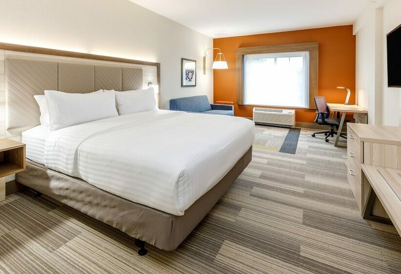 스위트, Holiday Inn Express & Suites   Sturbridge, An Ihg