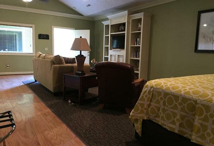 디럭스 스위트, Southern Comfort Suites