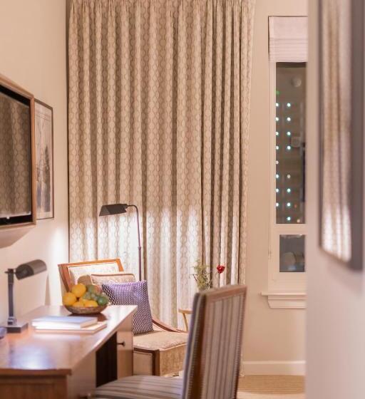 اتاق لوکس با تخت بزرگ, Nopsi Hotel New Orleans