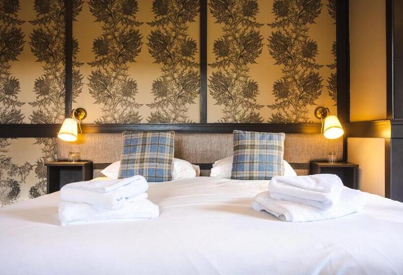 Номер Deluxe, Traquair Arms