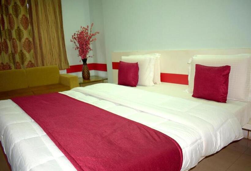 Номер Deluxe, Ashapura Palace By Sky Stays